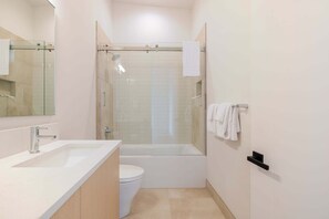 Shower, hair dryer, towels - Peak and Pint | Perched Above Old Mill with Mountain Views & Walkable Bend Location (Bend)