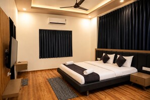 Superior Suite, Balcony, Mountain View - The Sham Farm & Resort (Junagadh)