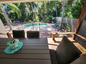 Outdoor dining - Home with Pool 400m to the Beach (Rainbow Beach)