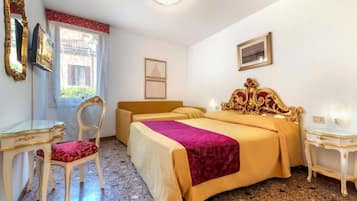 Classic-Dreibettzimmer, Stadtblick | Kostenloses WLAN