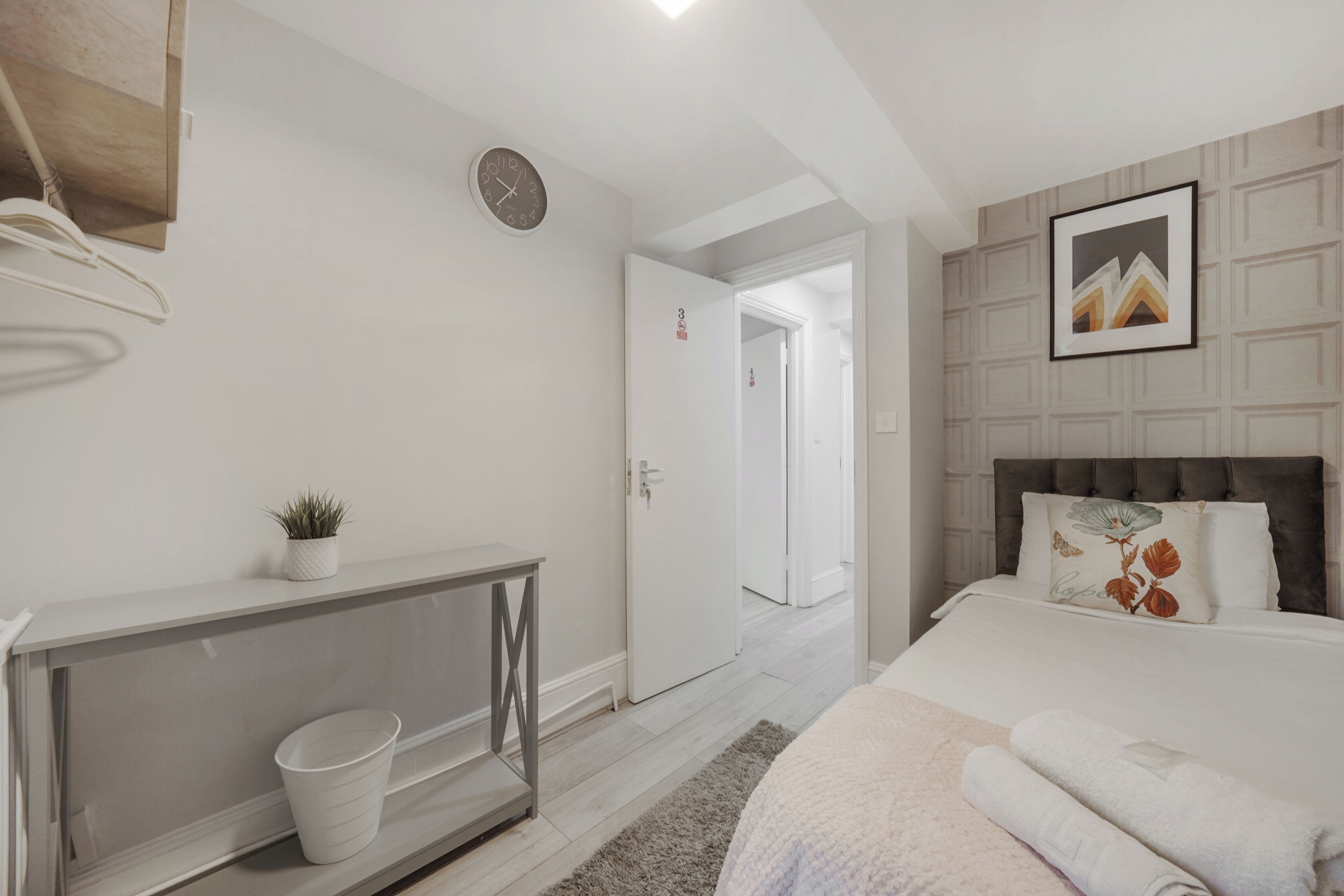 Single Room, Shared Bathroom | Iron/ironing board