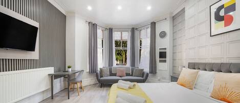 Chambre Double, salle de bains commune | Fer et planche à repasser, Wi-Fi gratuit