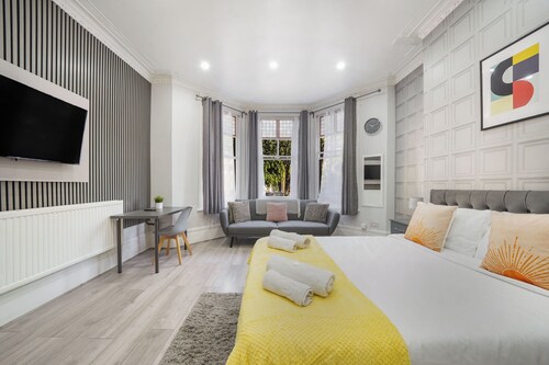 The Cozy Stays Hackney House