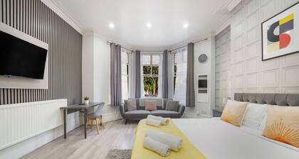 The Cozy Stays Hackney House