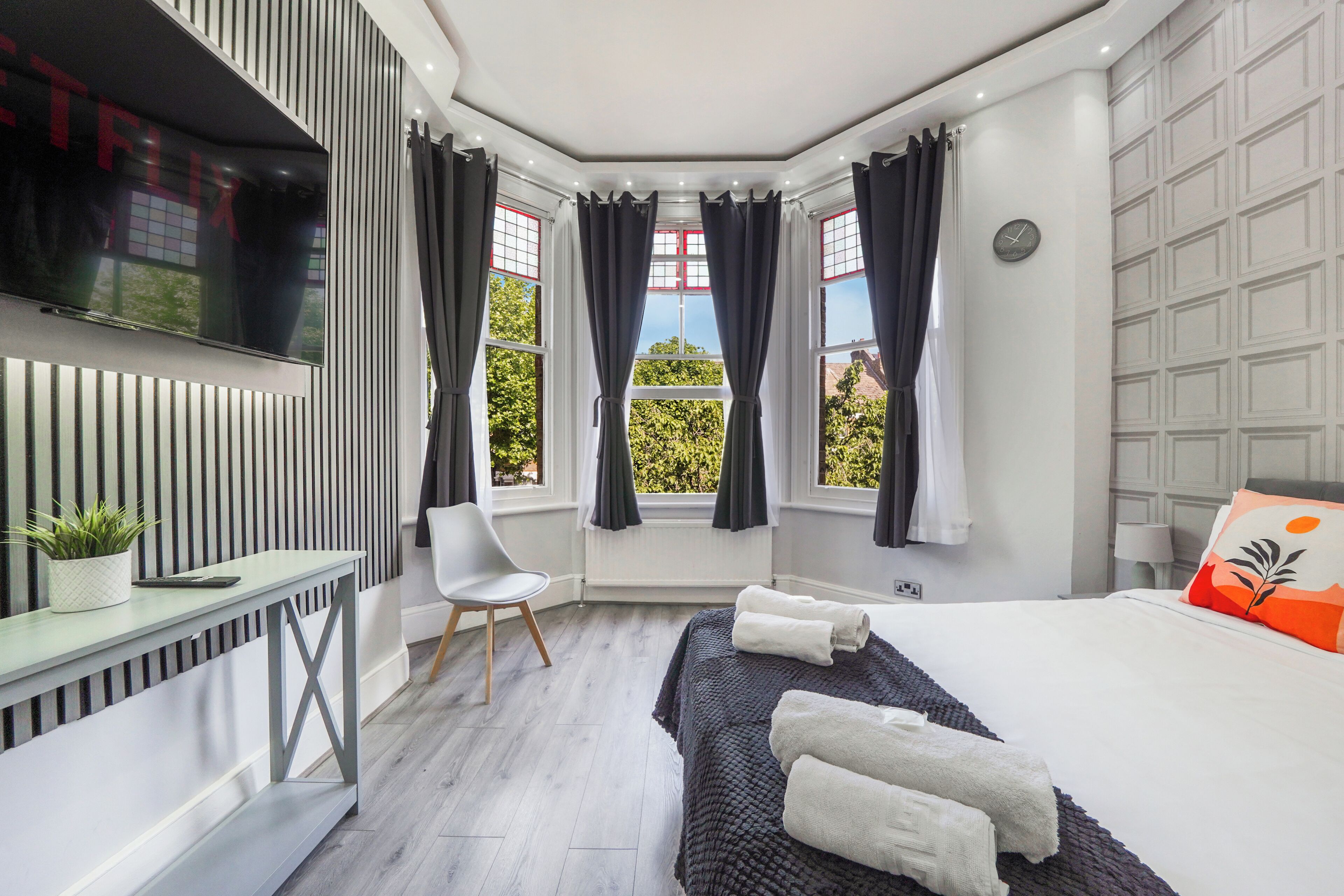 Double Room, Shared Bathroom | Iron/ironing board