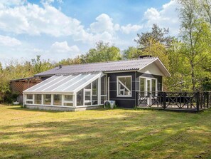 House | Exterior - 4 Person Holiday Home in Farvang (Farvang)