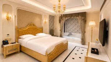 Royal Studio Suite, City View | In-room safe, iron/ironing board, WiFi (free)
