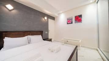 2 chambres, fer et planche à repasser, Wi-Fi, draps fournis