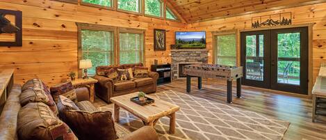 Smart TV y chimenea