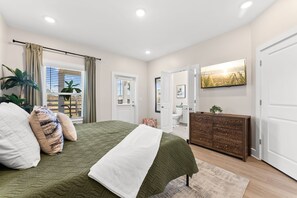 Room - Stay where Serenity Meets Luxury (Panama City Beach)