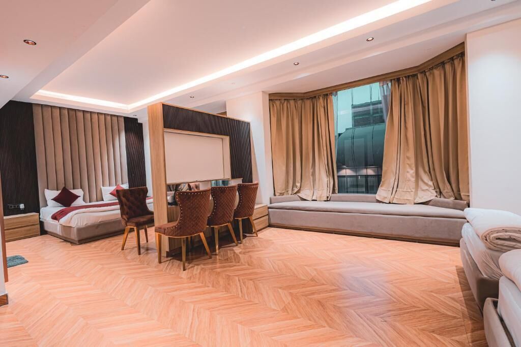 Chambre Familiale, vue jardin | Intérieur