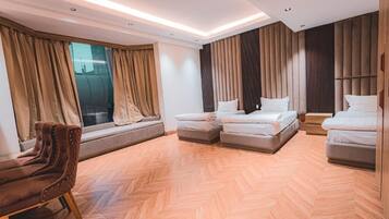 Family Room, Garden View | Interior
