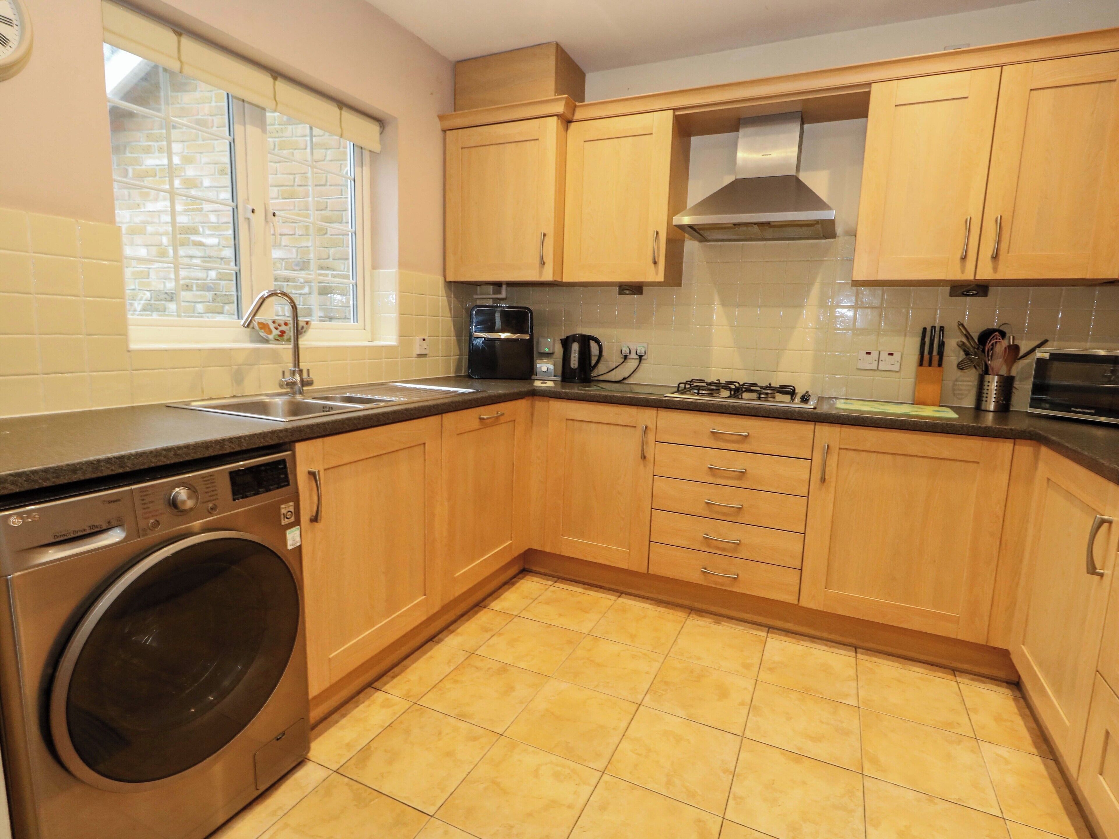 Dishwasher, cookware/dishes/utensils