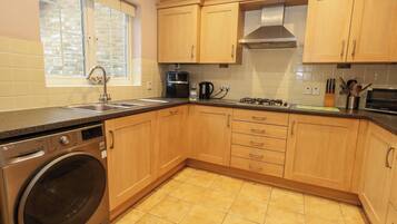 Dishwasher, cookware/dishes/utensils