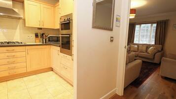 Dishwasher, cookware/dishes/utensils
