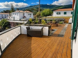 Outdoor dining - Pico Island Villa 2 · Oceanfront Retreat (Cais do Pico)