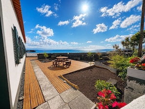 Outdoor dining - Pico Island Villa 2 · Oceanfront Retreat (Cais do Pico)