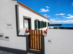 Exterior - Pico Island Villa 2 · Oceanfront Retreat (Cais do Pico)