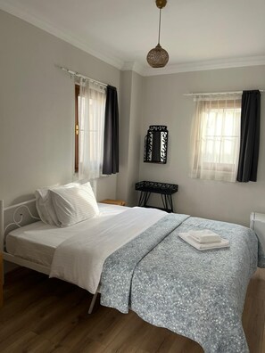 Standard Double Room - Lokal Ayvalık Guest Rooms (Balıkesir)