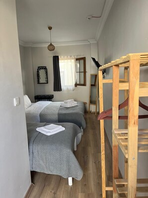 Standard Triple Room - Lokal Ayvalık Guest Rooms (Balıkesir)