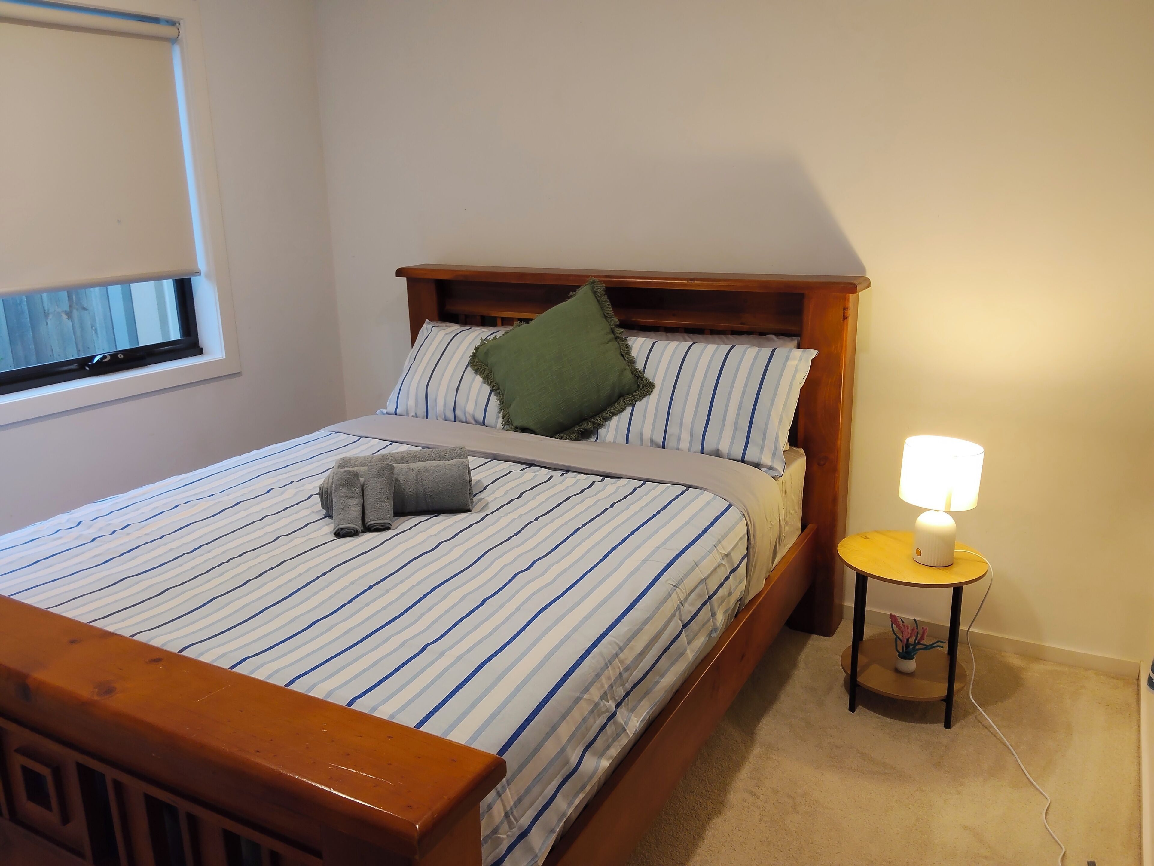 4 bedrooms, iron/ironing board, WiFi (free), bed sheets