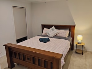 4 habitaciones, tabla de planchar con plancha y wifi gratis