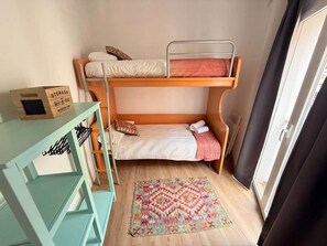 Iron/ironing board, WiFi, bed sheets - Gerona Luxury Apartments (Seville)