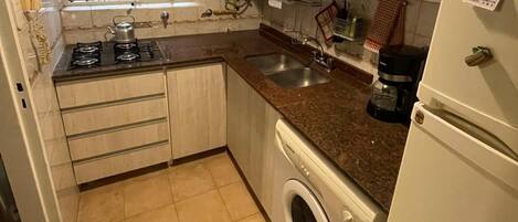 Ofen, Wasserkocher mit Kaffee-/Teezubehör, Wasserkocher, Toaster