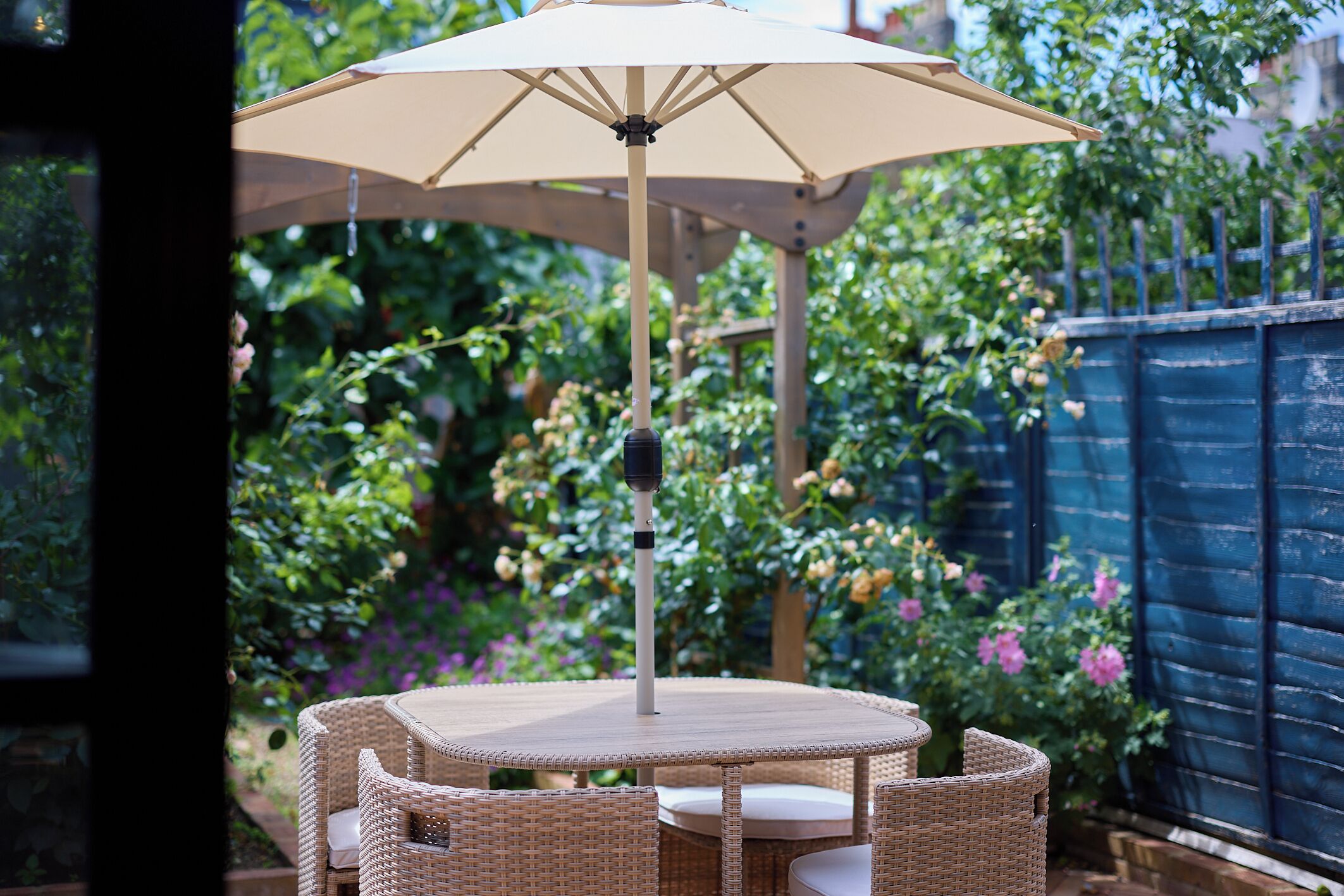 House | Outdoor dining