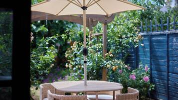House | Outdoor dining