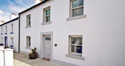 Rosgorm Cottage - Islay retreat near whisky, beach & sea