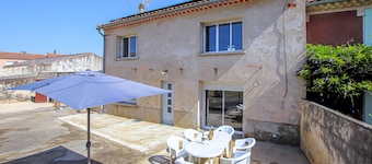 Awesome home in St-Just d'Ardèche