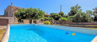 Awesome home in St-Just d'Ardèche