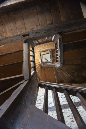 Interior - LA DEMEURE DU COMTE (Salles-la-Source)