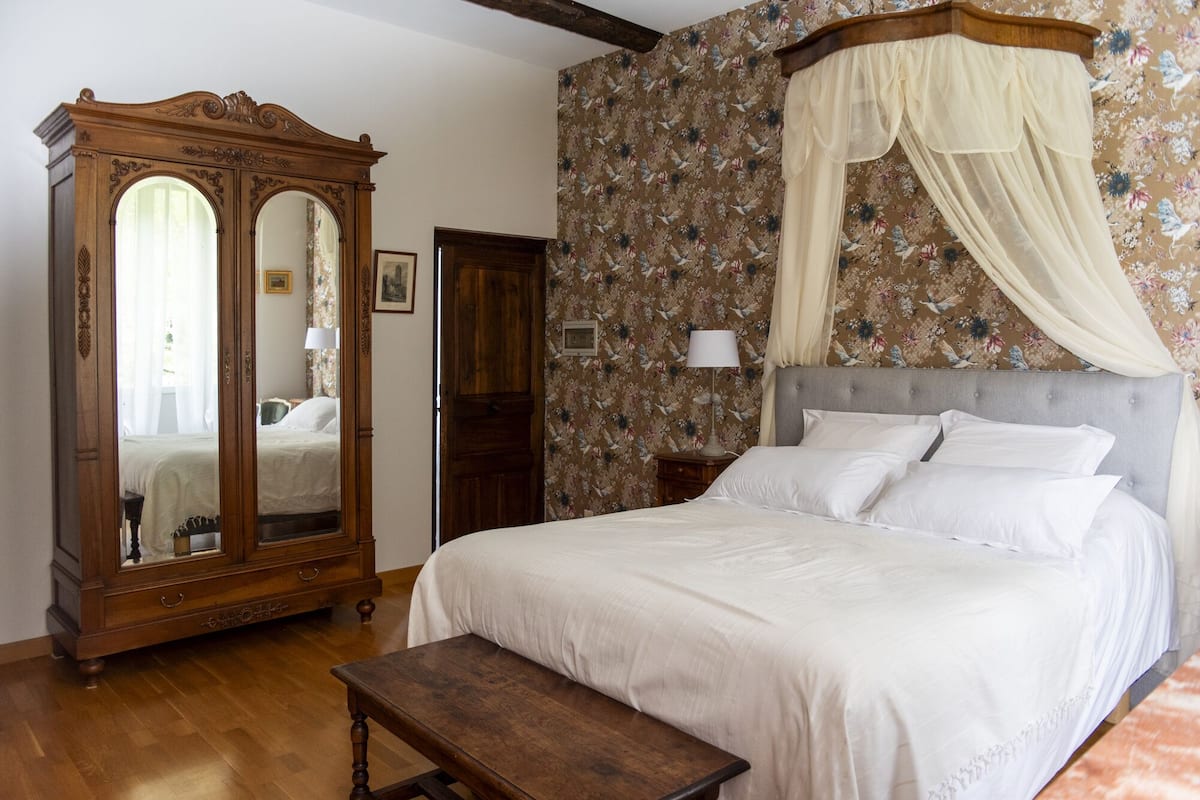 Habitación doble Confort, vista al parque | Wifi gratis y ropa de cama
