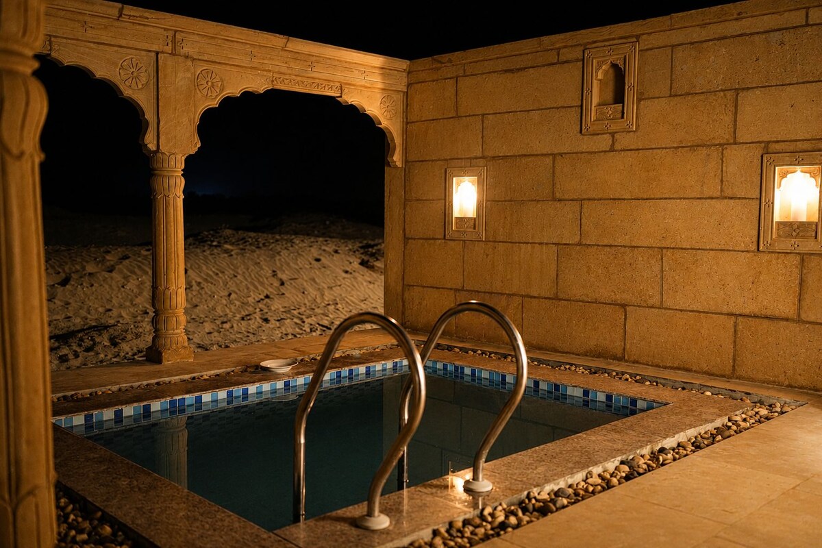 Luxury Room | Bathroom | Shower, free toiletries, soap, shampoo