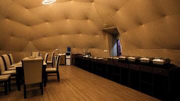 Classic Room | Dining