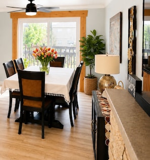 Dining - Walking distance to anywhere, in downtown restaurants,stores and parks. (Logan)