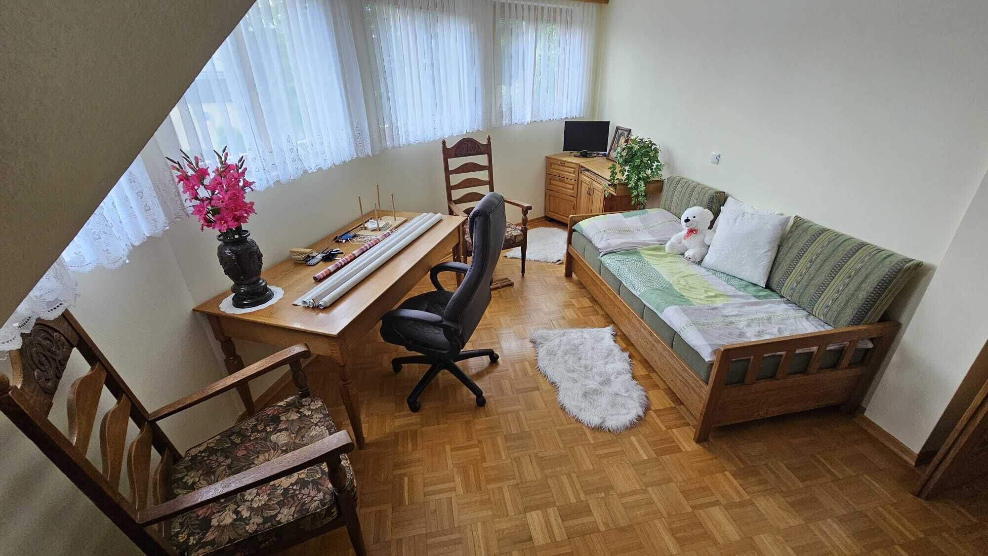 3 soverom, skrivebord, strykejern/-brett og wi-fi (inkludert)