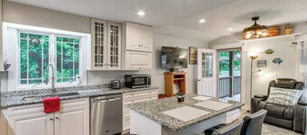 Waterfront Couples Retreat w/ Views in Andalusia!