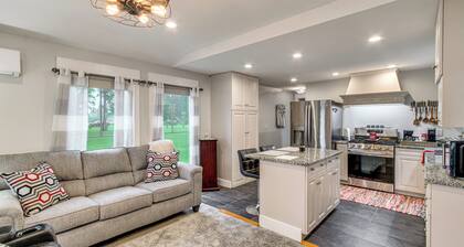 Waterfront Couples Retreat w/ Views in Andalusia!