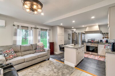 Waterfront Couples Retreat w/ Views in Andalusia!