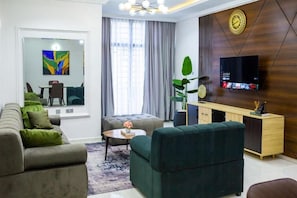 Economy-Apartment, Balkon, Stadtblick | Wohnbereich