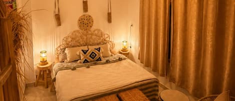 Habitación económica con 1 cama doble o 2 individuales, vistas a la ciudad