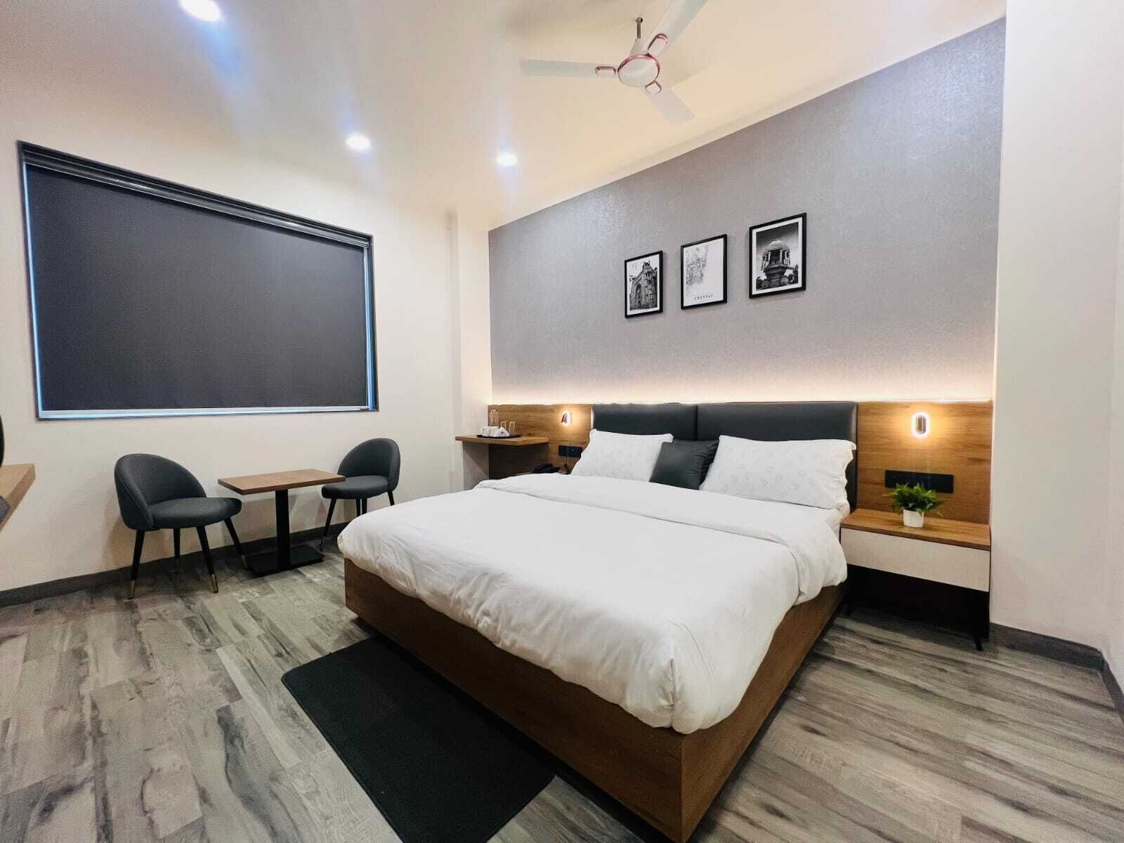Superior Double Room, Balcony | Desk, laptop workspace, free WiFi
