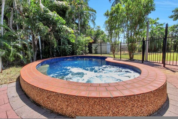Zen Outback Pool - Garden - Balcony - Parking - Darwin