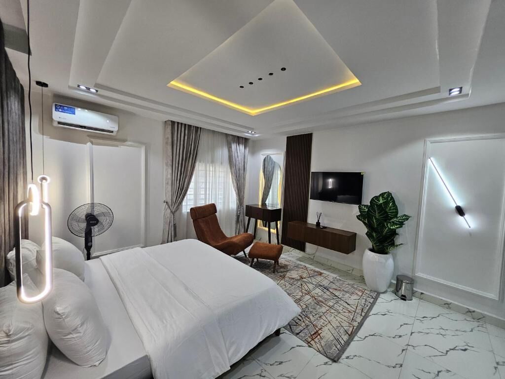 Appartement familial, balcon, vue sur la ville | Coffre-fort pour ordinateur portable, bureau