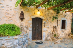 Front of property - Traditional Villas Askyfou (Askyfou)