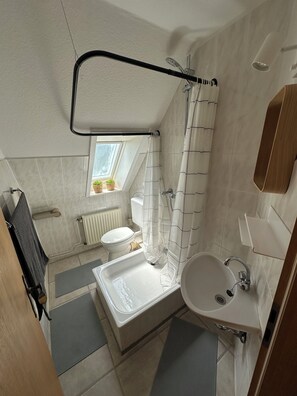 Bathroom - Vrbo Property (Blowatz)