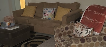 Cozy 1-bedroom apartment with AC in serene Farmington Hills